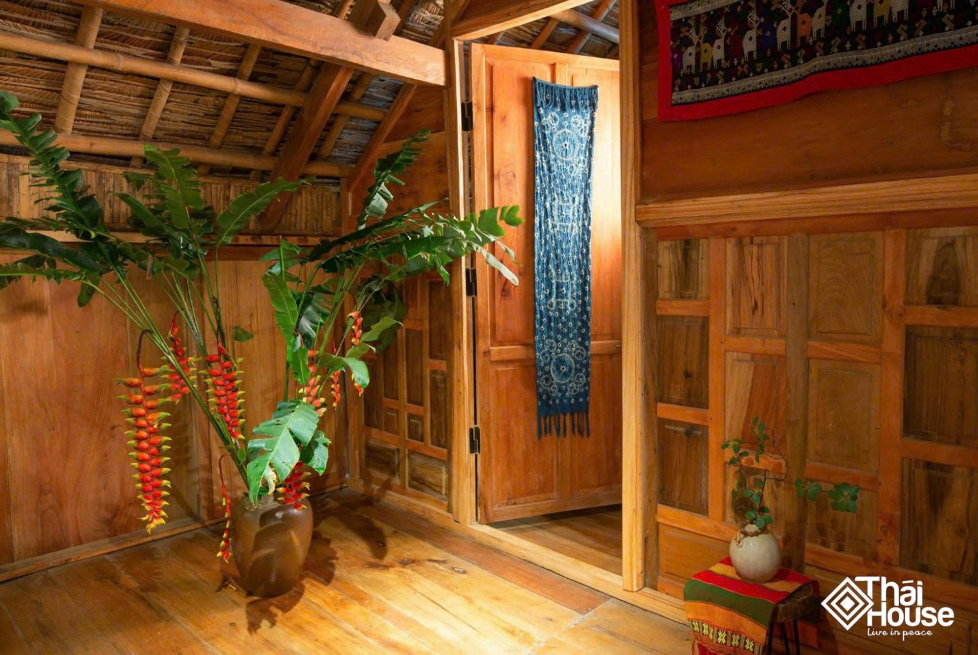Thai House Pu Luong - Century Old Stilt House With Terrace Views Huong Ba Thuoc Extérieur photo