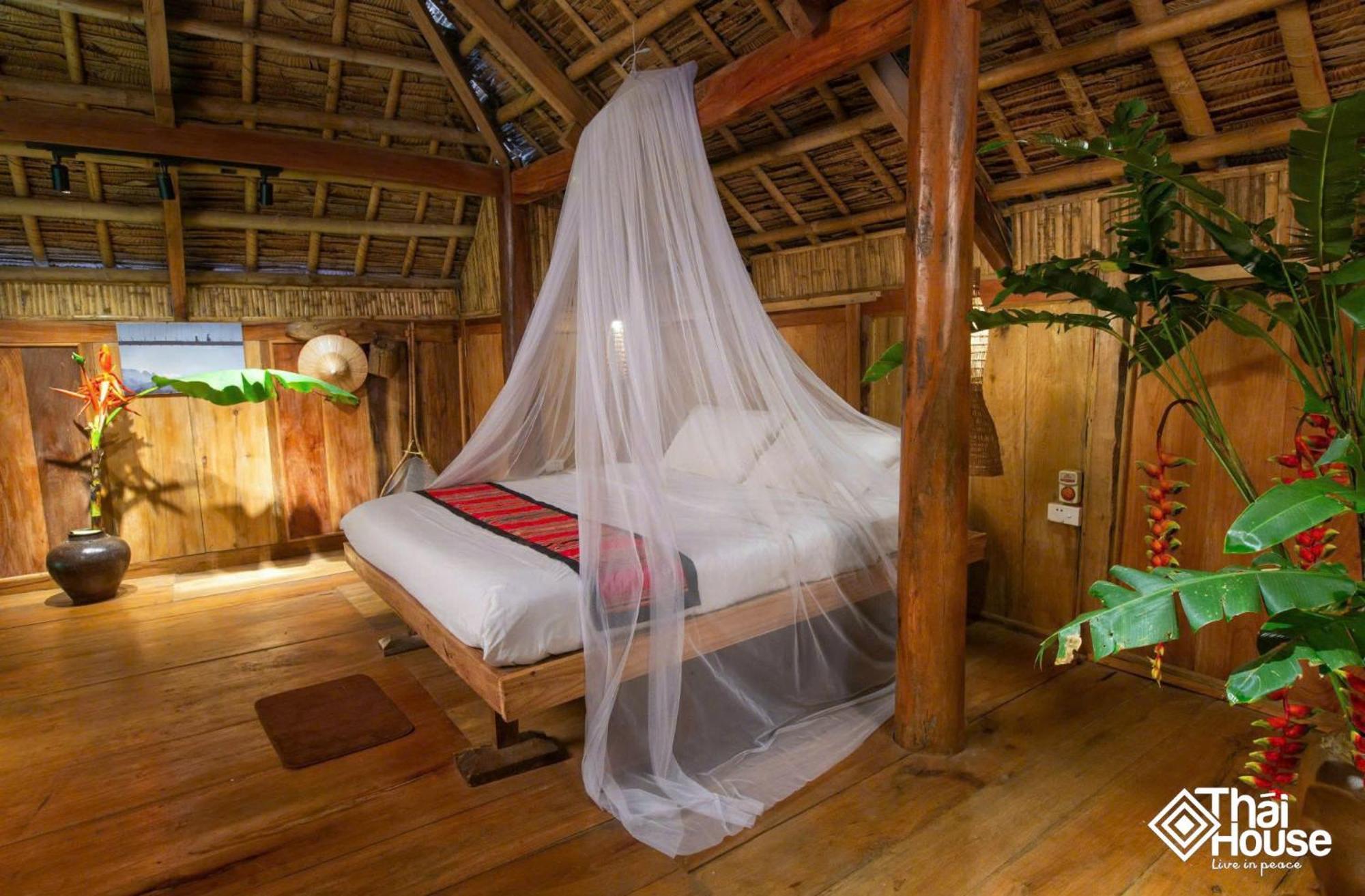 Thai House Pu Luong - Century Old Stilt House With Terrace Views Huong Ba Thuoc Extérieur photo