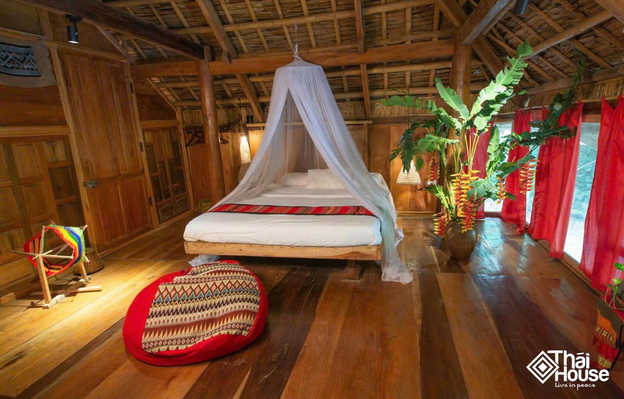 Thai House Pu Luong - Century Old Stilt House With Terrace Views Huong Ba Thuoc Extérieur photo
