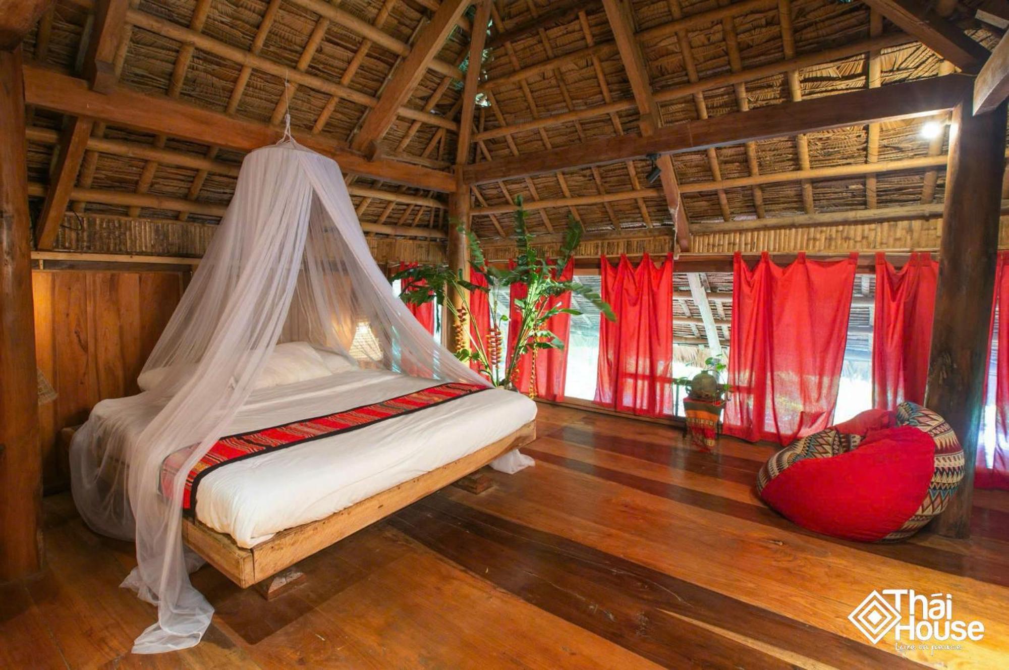 Thai House Pu Luong - Century Old Stilt House With Terrace Views Huong Ba Thuoc Extérieur photo