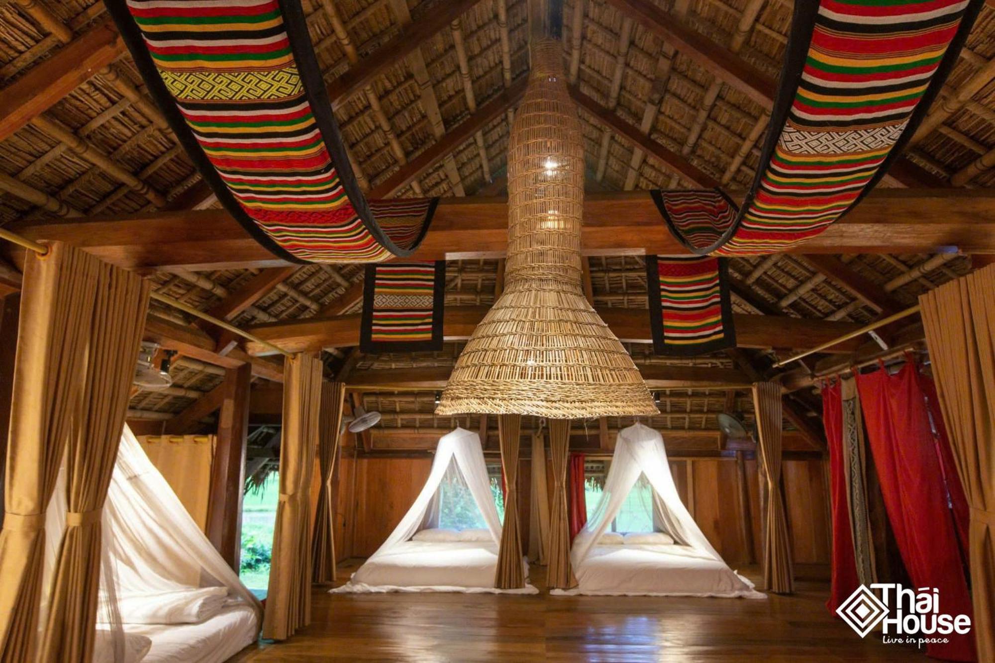 Thai House Pu Luong - Century Old Stilt House With Terrace Views Huong Ba Thuoc Extérieur photo